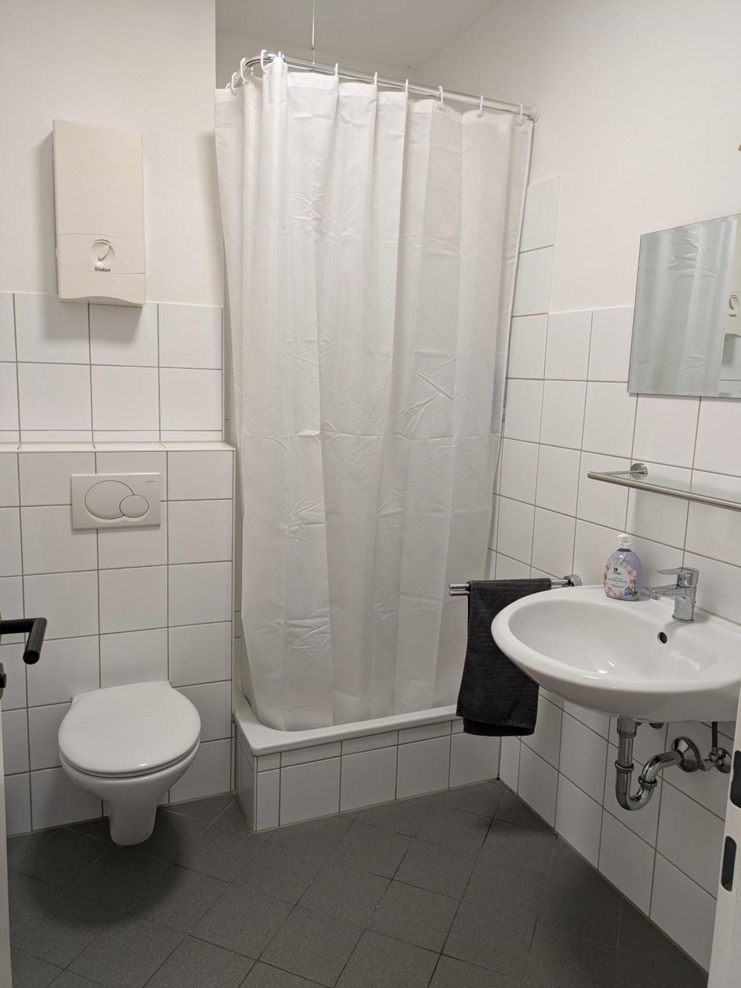 Interaktiv Appartements In Ratingen - Duesseldorferstrasse Eksteriør billede